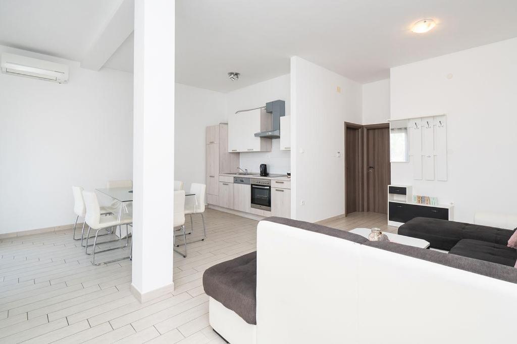 Apartments Grubisic - Sibenik - Parking Included Bilik gambar